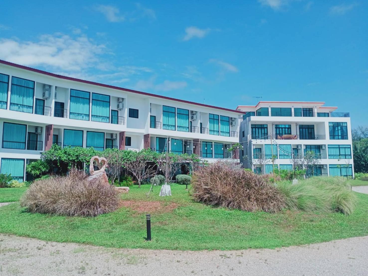 Pathiu The Beach Resort & Residence - Sha Plus מראה חיצוני תמונה